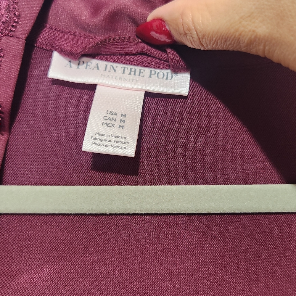 A Pea in the Pod Maternity Maroon Lace Accent Robe Size M - Picture 3 of 7